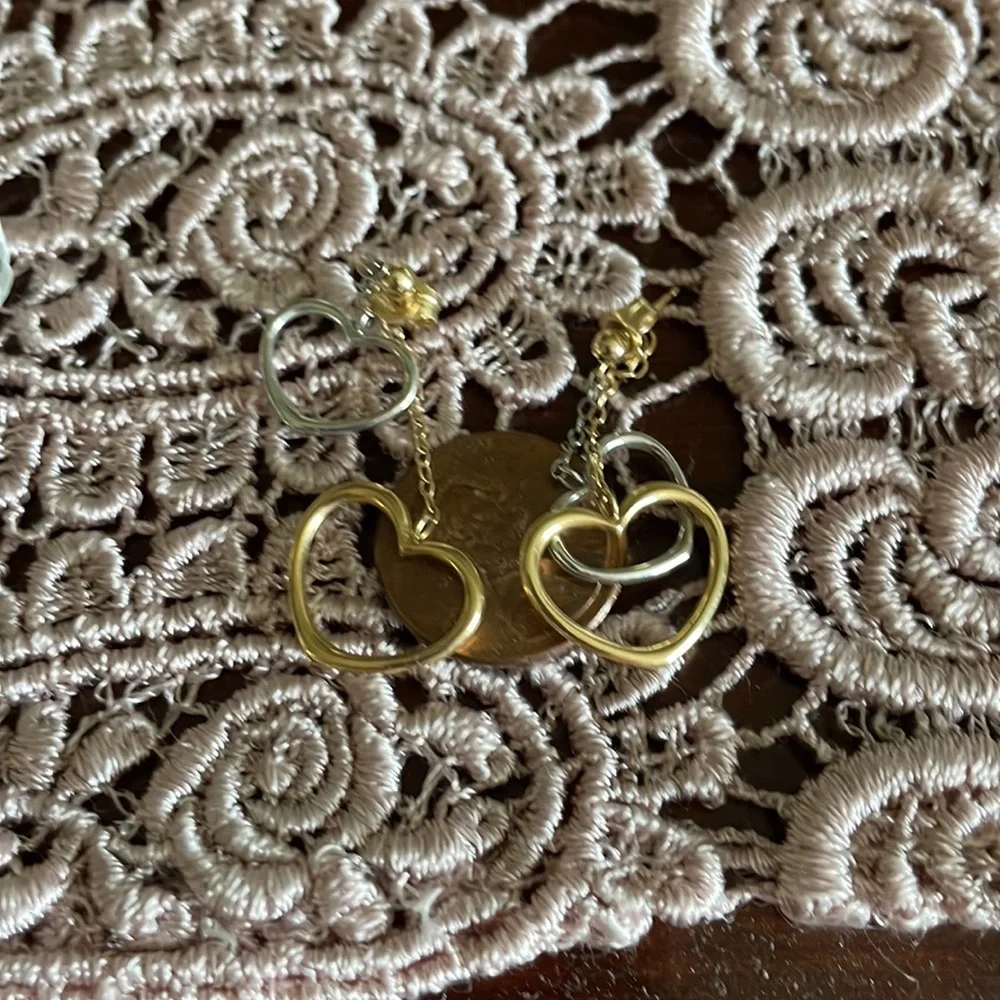 Beautiful heart 14 karat earrings new